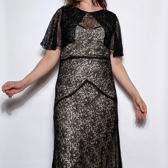 Vintage 1930s Black LACE Bias Cut Dress with CAPELET! Medium to Large - Picture 4 of 9
